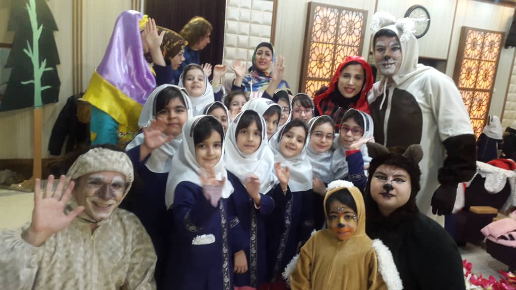 حضور کلاس اولی ها در نمایش عروسکی و ثبت یک روز شاد بیادماندی